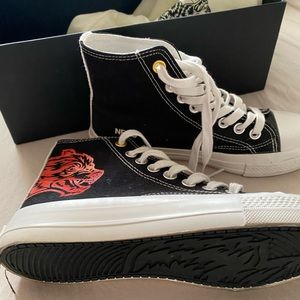 Darc Sport Walk 1 Dios Size 5.5 Men & 7.5 Women